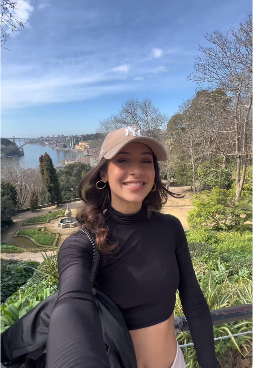 Porto Day 2: οι γλάροι στο ηλιοβασίλεμα 🌅 έδωσαν ρεσιτάλ #porto #travel #βλογκ #Vlog #traveltiktok #travelvlog #ταξιδι #πορτογαλια #πορτο #portugal 
