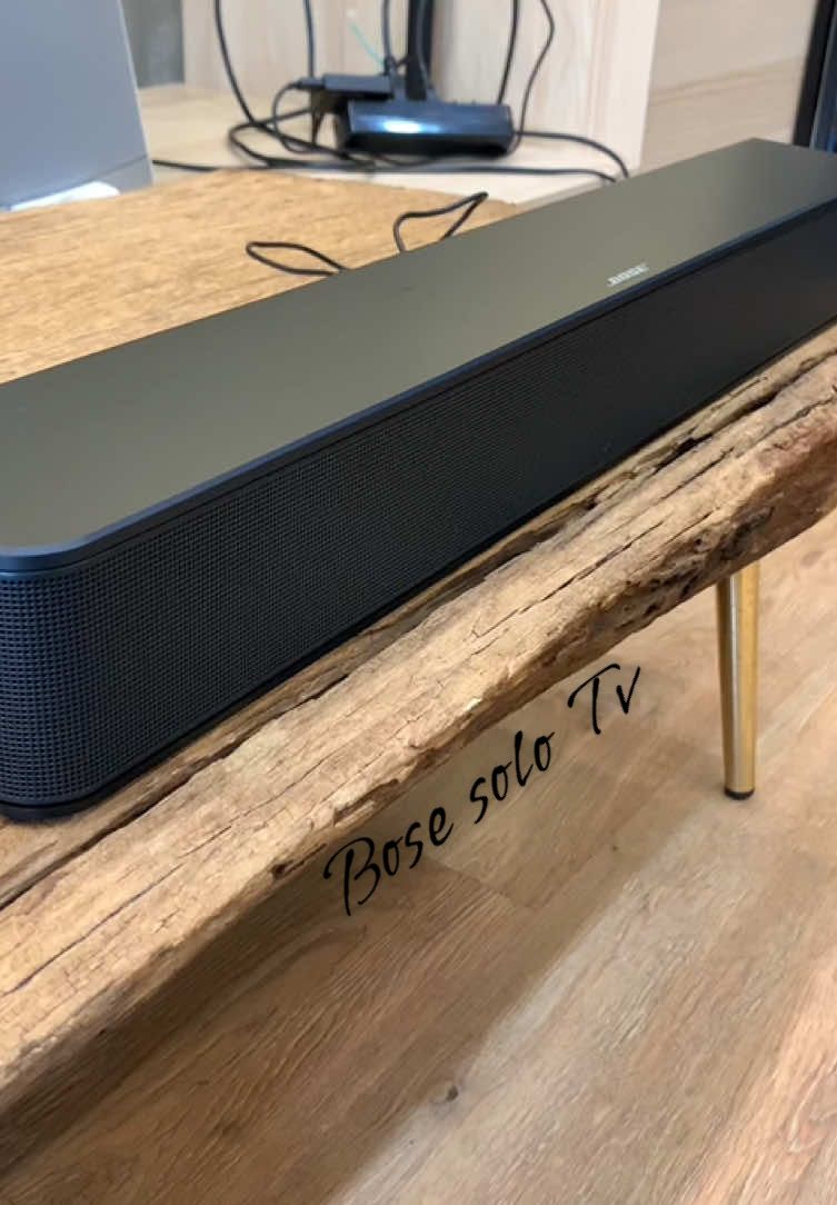 Bose Solo Soundbar 2 Autovol ghim điện 220v tiện lợi Đẹp keng nguyên bản full phụ kiện Dòng soundbar cho smart tivi, loa cho điện thoại kết nối qua bluetooth,optical rất tiện lợi. Thiết kế đơn giản nhưng rất sang trọng #bose #viralvideo #audio #xuhuong #amthanhbainhat 