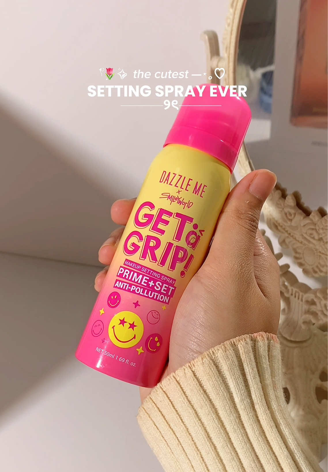 baru tau dazzle me ada keluarkan setting spray secomel ini 🥹😍💗 #dazzleme #dazzlemesettingspray #dazzlememy #dazzlemexsmileyworld #recommendedsettingspray @DAZZLE ME MALAYSIA 