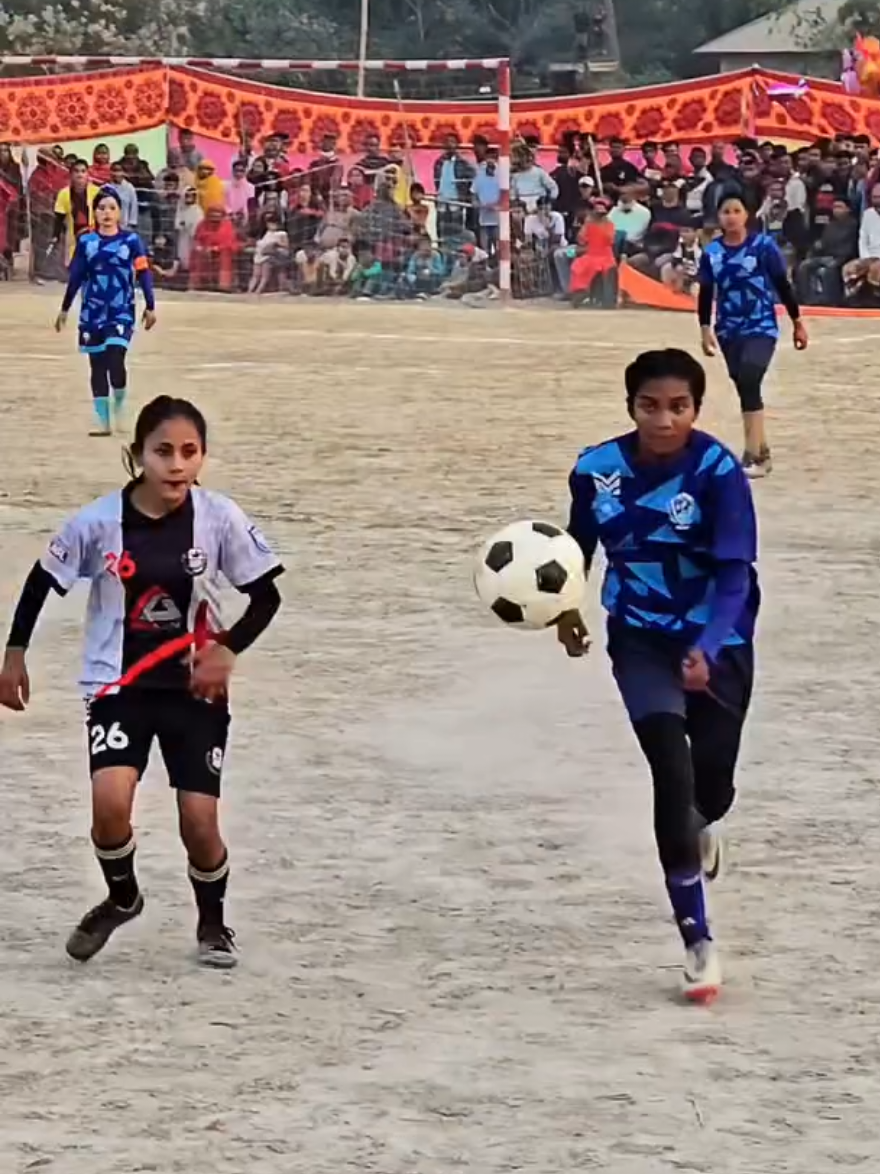 ঈশিতা মুসলেমাদের গতিময় ফুটবল। #womansfootball#footballskills #footballtogether #ফুটবলার_ঈশিতা #esita32 #ismylife #kabbo7111 #footballtiktok #followerseveryone @esita32 @⚽ফুটবলার  ঈশিতা ⚽ 