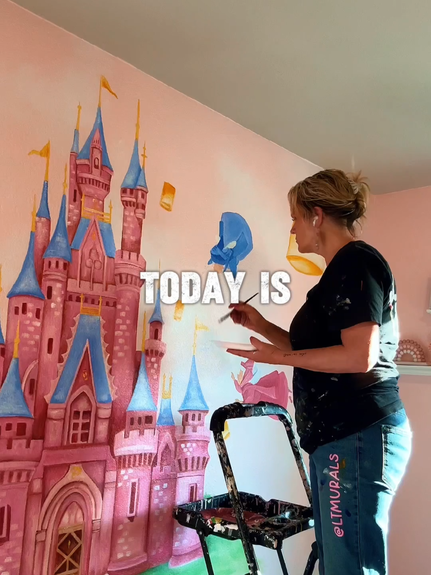 Your mindset shapes your day, so why not start with positivity? 💛 Every brushstroke in painting is a choice, just like every thought in your mind. Believe in good things, and good things will come. #motivation #painter #artist #mural #timelapse #brush #paints #positivity