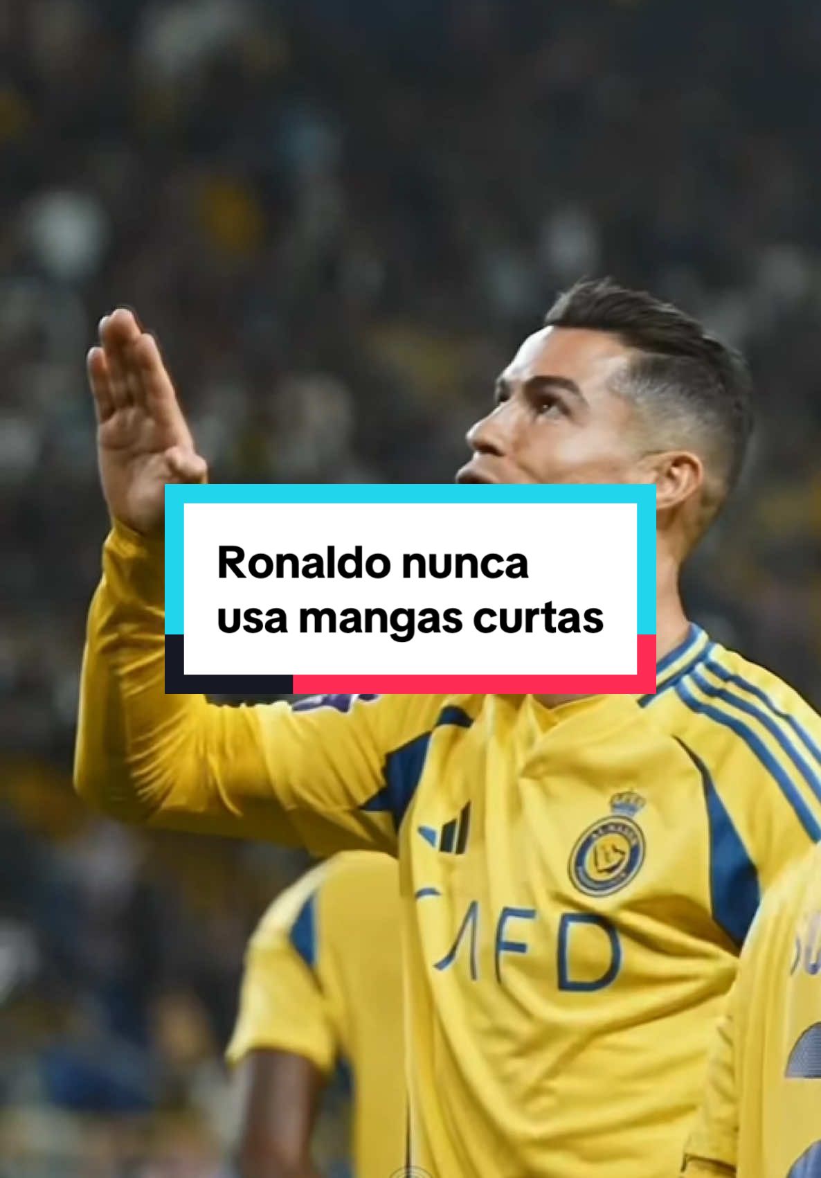 Ronaldo nunca usa mangas curtas!#ronaldo #futebol #futebolbrasileiro #CapCut 