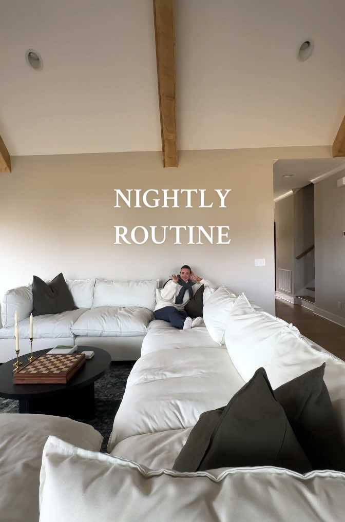 My nightly routine as a mom of 3. I love waking up to a clean and tidy house. 🤍🏠 #nightlyroutine #housereset #nightlyreset #habits #cleaningroutine 