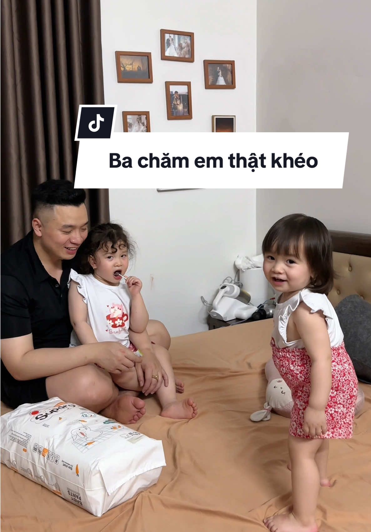 Bố Thắng chăm em bé rất khéo luôn ạ #mebunmy #mebimsua #bachamconthatkheo #mung8thang3 #supdrytrang #supdryvietnam #truongphat 