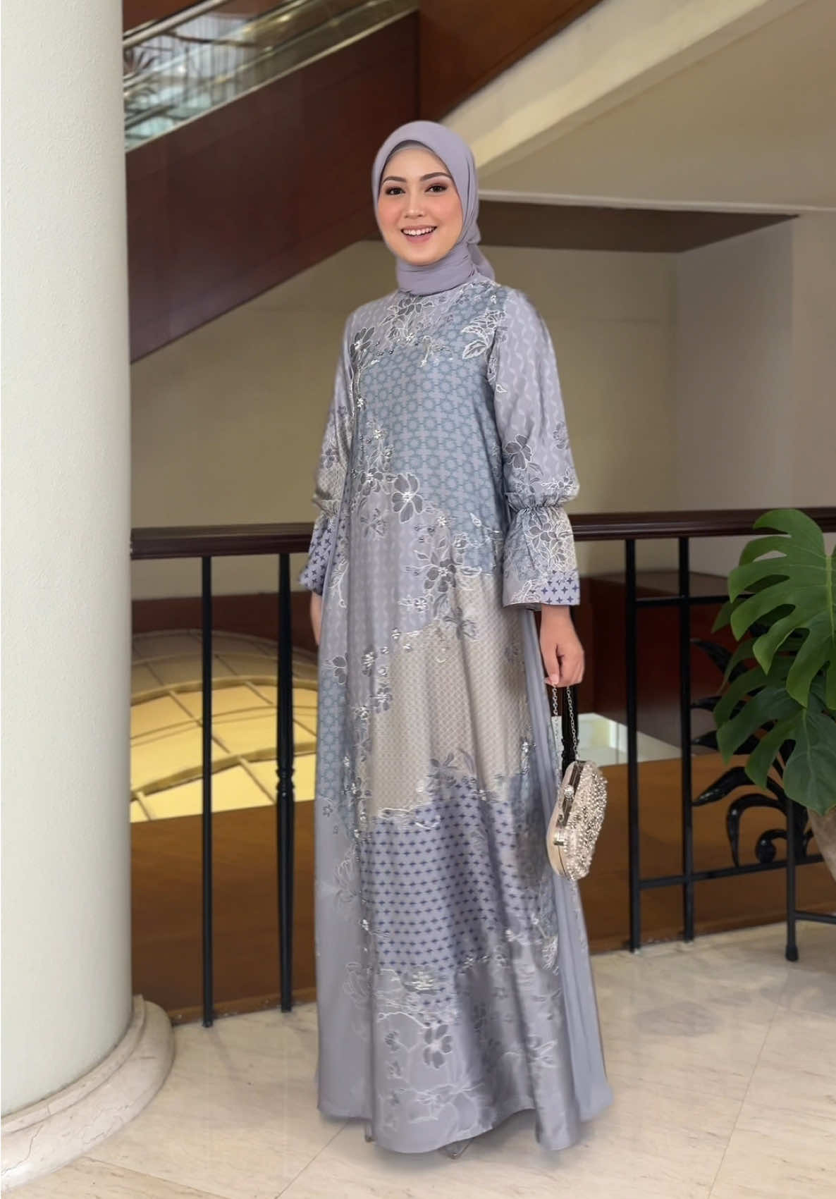 POV: ootd lebaran pakai Zamaeraa Signature🤍 #ootdlebaran #lebaran2025 #bajulebaran #outfitlebaran #javina #javinaofficial 