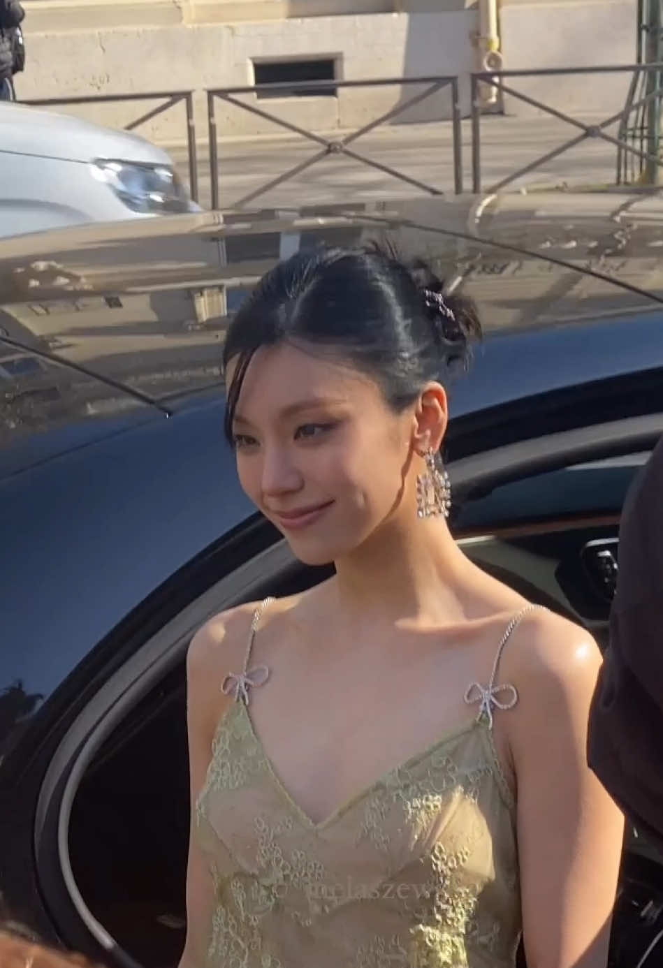 Yeji from ITZY for Paris Fashion Week🌸 #yeji #hwangyeji #itzy #pfw #rogervivier 