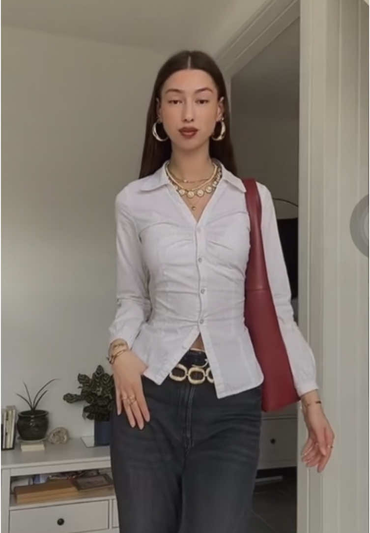 #tightblouse #fashion #clothesinspo #fashioninspo #clothes #inditex #models #modelling #beshka #outfitideas 