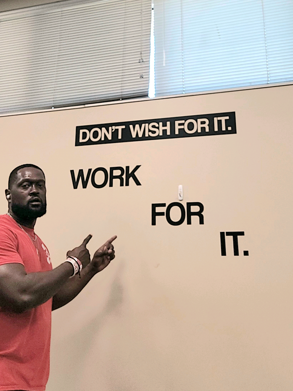 Don’t Wish for It—WORK for It! 💯🔥 Wishing for change won’t make it happen. Action does. You say you want to lose weight, build muscle, or feel more energized? That’s great—but what are you DOING about it? Success doesn’t come from hoping. It comes from: ✅ Showing up even when you don’t feel like it. ✅ Making better choices, one meal at a time. ✅ Pushing through the tough workouts. ✅ Staying consistent even when motivation fades. Your dream body, better health, and unstoppable confidence are all on the other side of effort. Stop waiting for the 