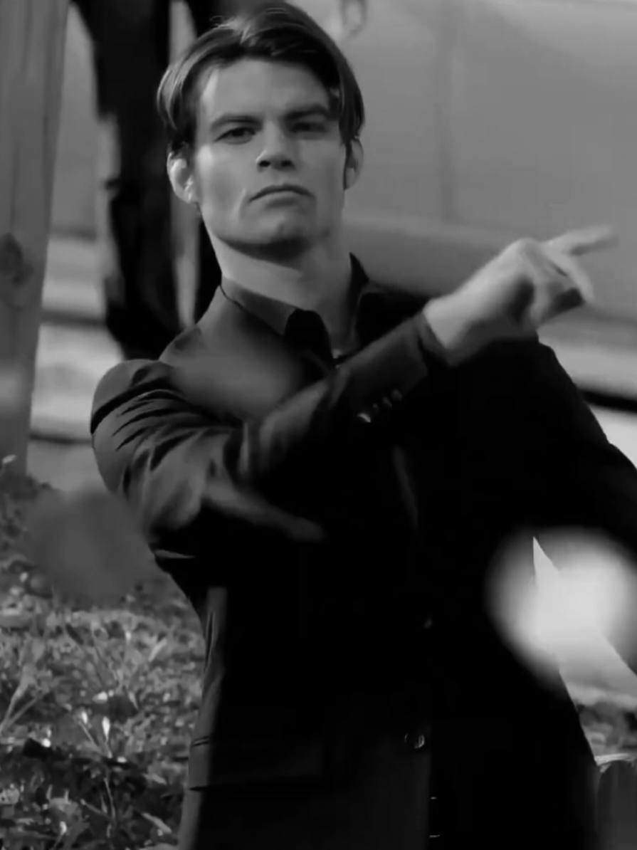 #ELIJAHMIKAELSON I love this man  #tvd #thevampirediaries #theoriginals #mikaelsons #elijah 