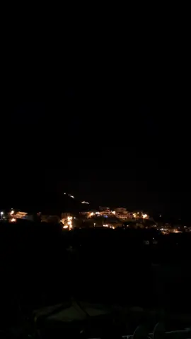 مش جاي اقلِّك بعتيني ليه واخترتي غيري وفرحتي بيه انا بس جايلك عشان اقلِّك لو كنتي قلتي كان يجرى ايه الحب شاطر .....ولا له خواطر لأنا ولا إنتي نقدر عليه انا مش بلومك ولا بعاتبك عشان ده غيري اختاره قلبك حكم النصيب شيء مش غريب لا الذنب ذنبي ولا هو ذنبك ولحد إمتى حصبر حبيبتي ولحد إمتى حتداري عني كان قلبي حاسس انك بعدتي ولا فيش في مره احساسي خانِّي الحب شاطر .....ولا له خواطر لأنا ولا إنتي نقدر عليه ان كان حبيبك مخلص حقيقي وبحبّو يقدر يسعد حياتك على طول حسيبك وامشي في طريقي ويا ريت يعوّضِك كل اللي فات قلبي معاكي راضي برضاكي وبحبّو ضحَّى علشان هناكي حبقى وحيد لكن سعيد لما اشوفك نلتي مناكي الحب شاطر .....ولا له خواطر لأنا ولا إنتي نقدر عليه🎶❤️👑 @Georges Wassouf  . . . #WelcomeWassouf #الحب_شاطر #سلطان_الطرب #سلطان_الطرب_جورج_وسوف #سلطان_الطرب_جورج_وسوف🕊️ #سلطان_الطرب_أبووديع #ابووديع #ابووديع_سلطان_الطرب #ابو_وديع #ابو_وديع_سلطان_الطرب #ابو_وديع_جورج_وسوف_ #وسوف #وسوفيات #وسوفيات_ابو_وديع_سلطان_الطرب #وسوفيات🎼🎤🎧👑🎻 #الوسوف #الوسوفي👑🎼🎶 #جورجوسوف #جورج_وسوف_🔚ابو_وديع_سلطان_الطرب👑 #جورج_وسوف🎶🎵🎤🔚 #جورج_وسوف_سلطان_الطرب💙 #جورج_وسوف_سلطان_الطرب_الاصيل #جورج_وسوف_سلطان_الطرب_ابووديع #اغاني #Sing_Oldies #لبنان #الوطن_العربي #تيك_توك #تيك_توك_عرب #متابعه #ليك #اعادة_النشر🔃 #page_old_songs 