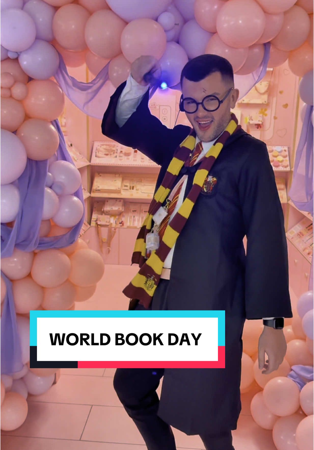 HAPPY WORLD BOOK DAY ✨Who’s costume did you like the best 🤍💕 #worldbookday #plouise 