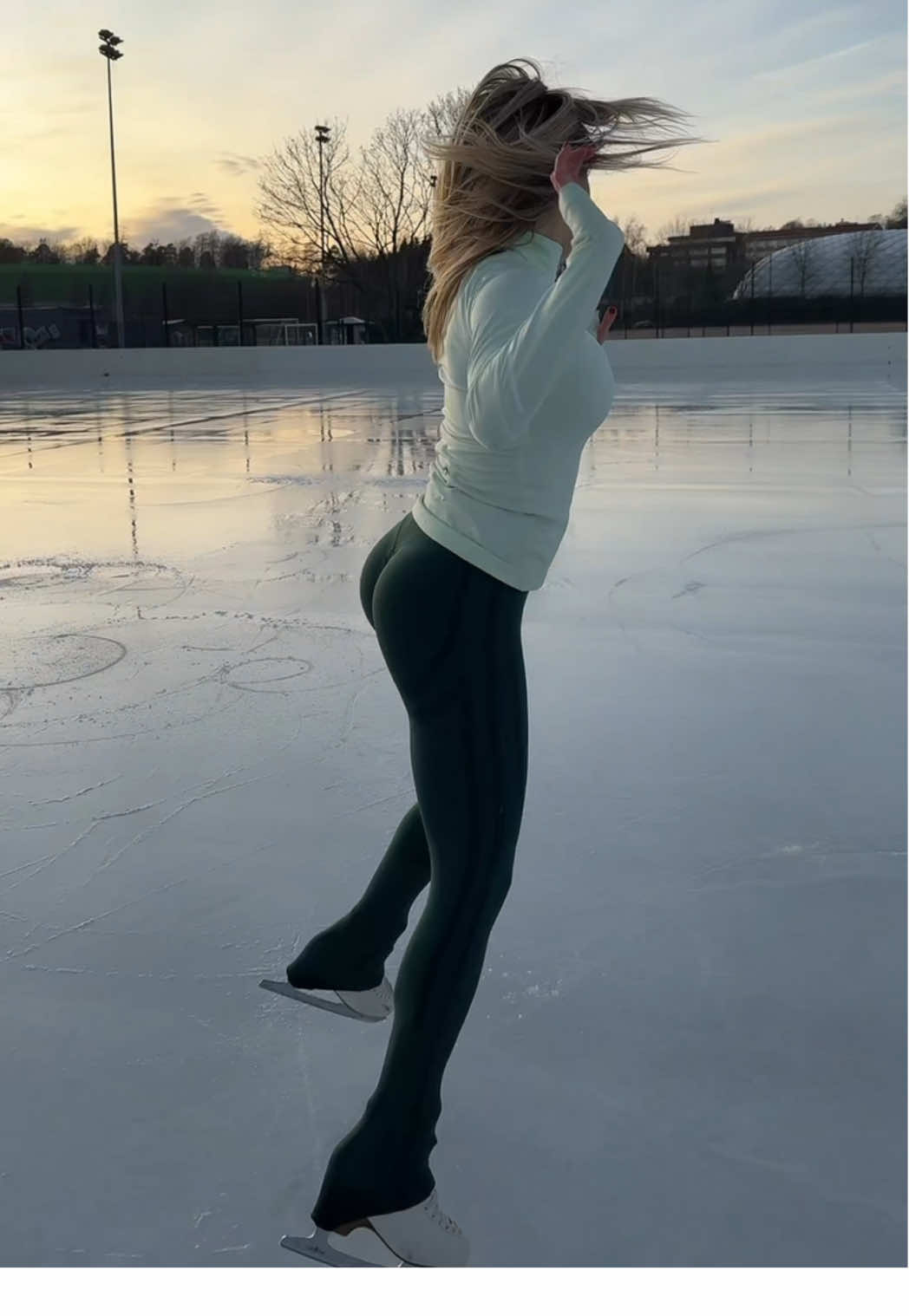 UUS SNAPCHAT: ERNAHUSKOFAM lisään takas 10 ekaa ❣️ mihin aikaan näit tän videon? Postasin 21:42 #suomitiktok #finland 