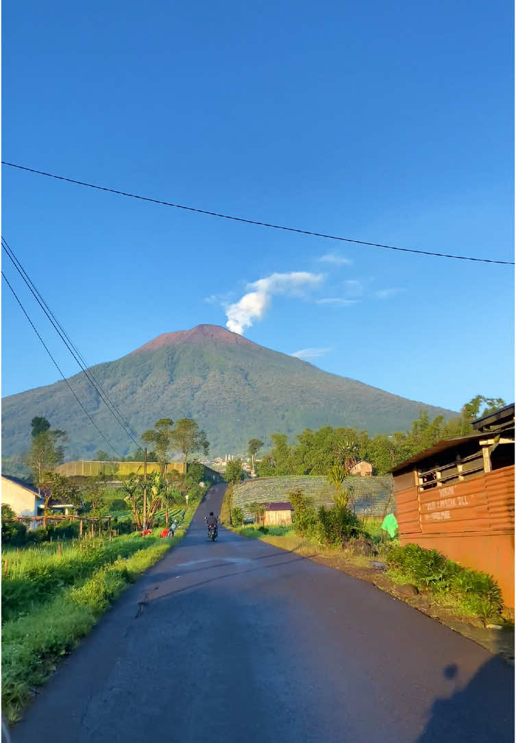 Sunmori pagi✨ #slametmountain #atapjateng #purbalingga #purwokerto #vibesramadhan #sunmori #gunungslamet3428mdpl #nature #fyp #xybca 