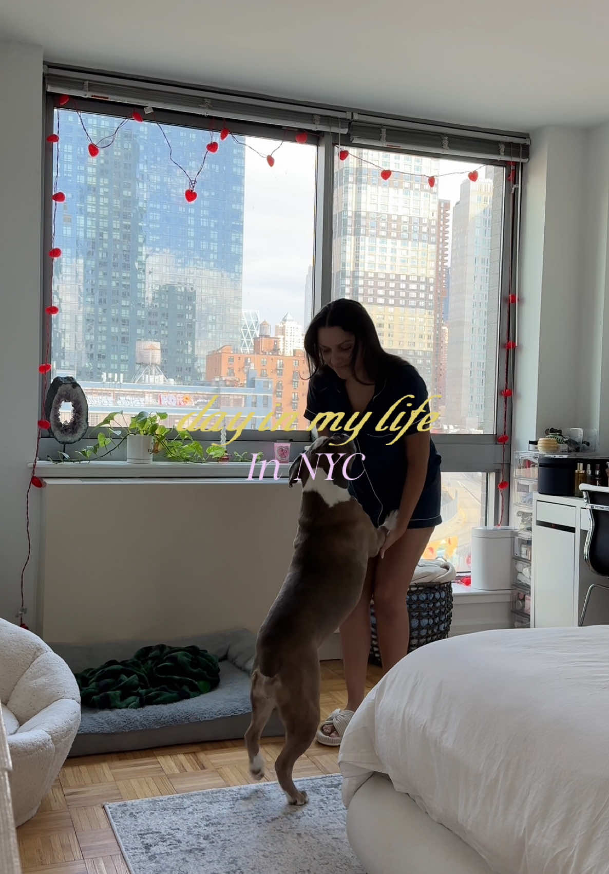 Day in my life in nyc: wfh & rangers game🎀💻🏒 #nycvlog #nycapartment #dayinmylife #dailyvlog #diml #newyorkcity #timestamps #wfhlife #ditl #aesthetic 