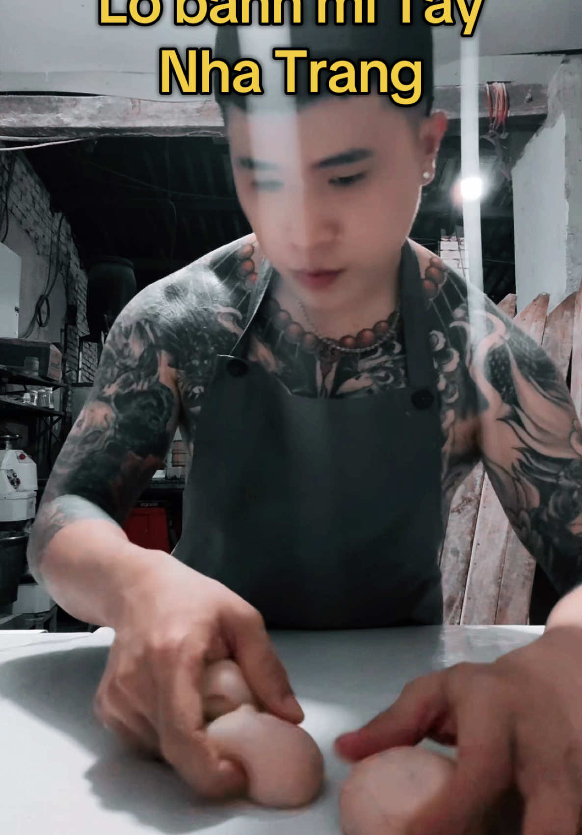 Ăn thử bánh mì Hoa Cúc tui làm chưa 😋#xuhuongtiktok #bánh #lòbanhmitay 