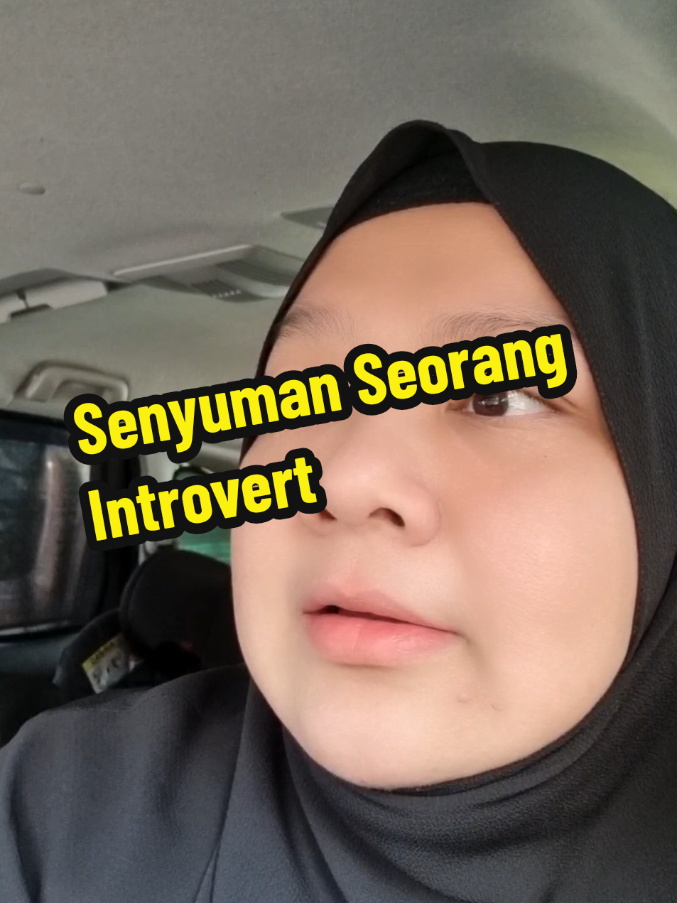 Pernah tengok orang introvert senyum? korang ingat dia control ayu kan. Sebenarnya diorang dah bagi senyuman paling manis la tu.   #fyp #introvert #introvertsbelike 