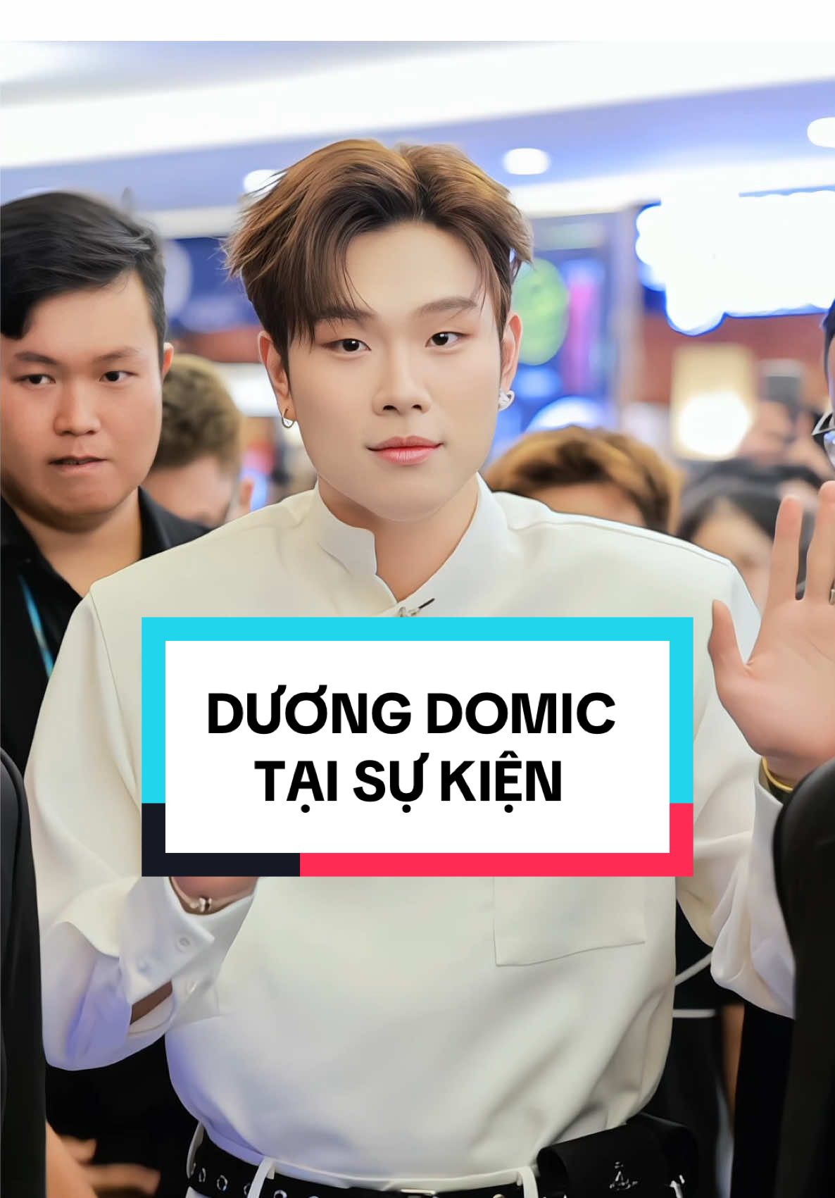 Dương Domic tại sự kiện, mấy nàng chấm điểm đi nè.  mấy bé iu ơi vào đẩy video lên giúp anh với #duongdomic @Dương Domic #nhanstudio 