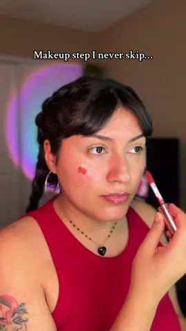 No makeup makeup days are my fav especially when I don’t feel like wearing much makeup. I love me a simple look with glowy skin ✨ wearing shade glowy true rose 🌹✨ #glowyskin #naturalmakeup #blush #blushhack #nomakeupmakeup #makeuphacks 