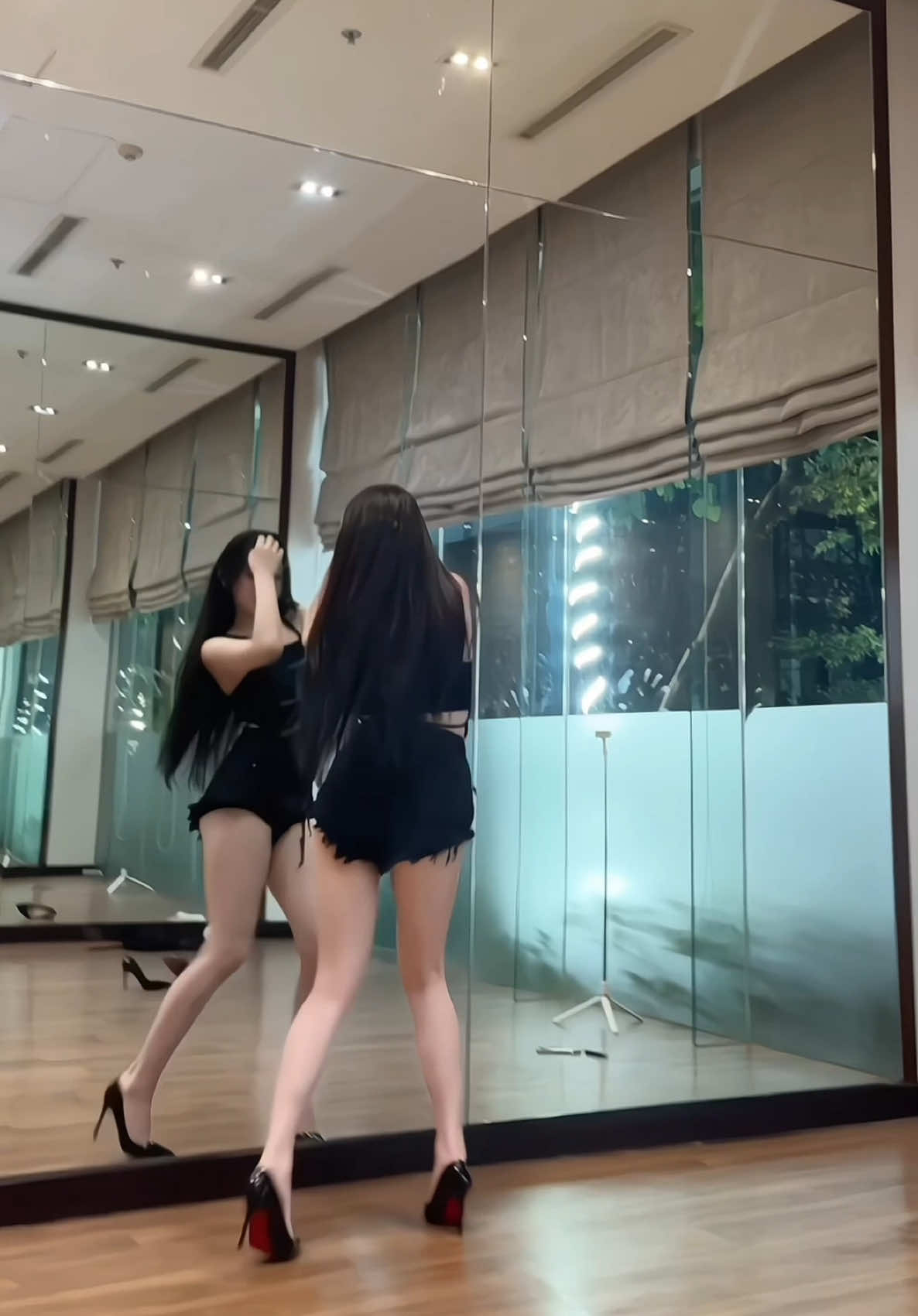 Feelbar cùng cô giáo iem 🤍 #tracydancestudio #sexydance #feelbar #fyppppppppppppppppppppppp 