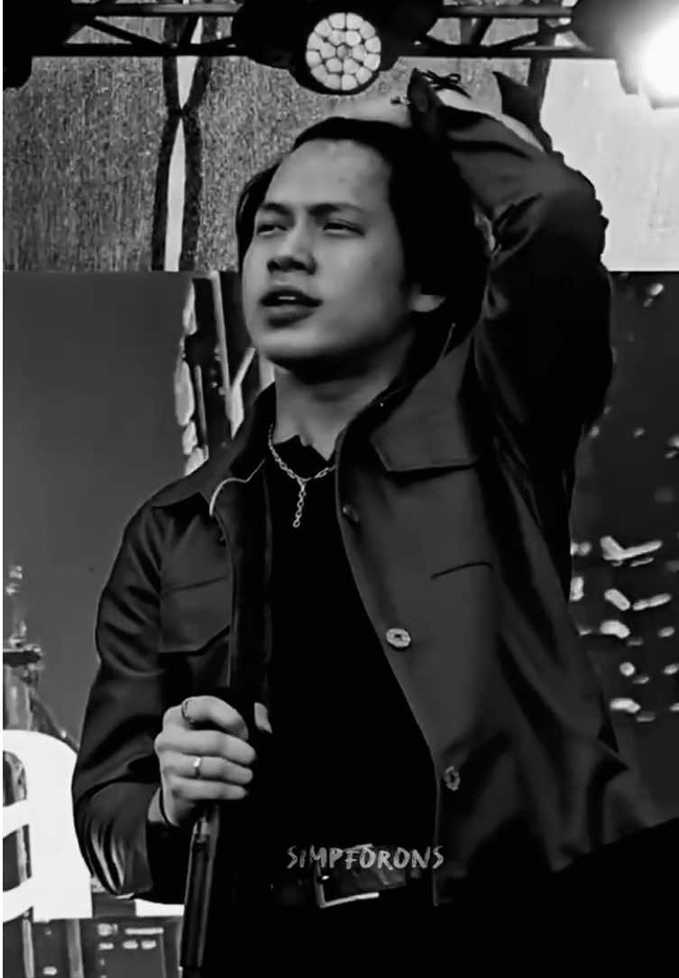 kelemahan kita semua adalah rony benerin rambut #ronyparulian #fyp 