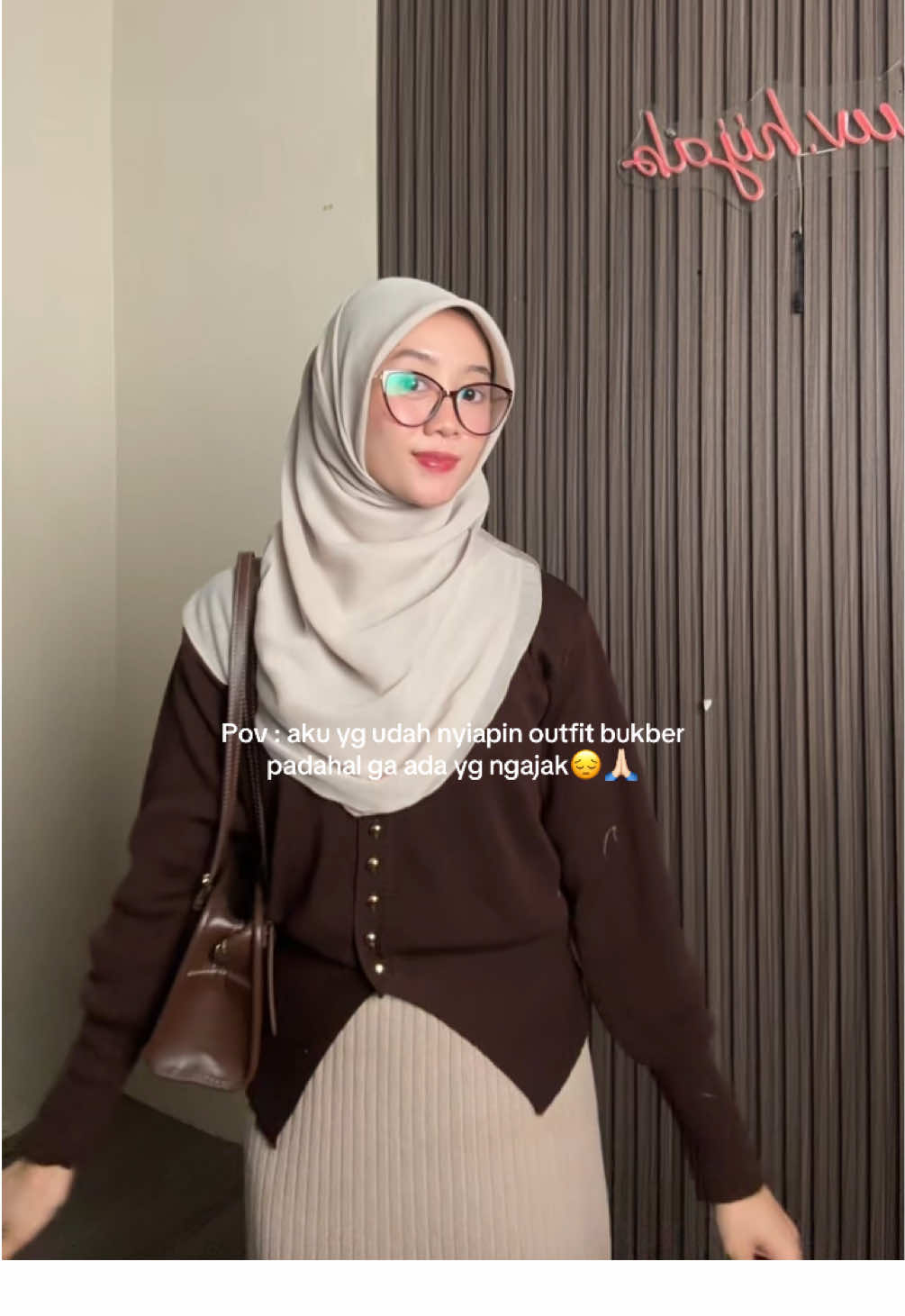 gapapa yang penting kebagian sandbeige aruna🙂‍↔️🙏🏻 #arunamalay #outfitbukber #myluvhijab 