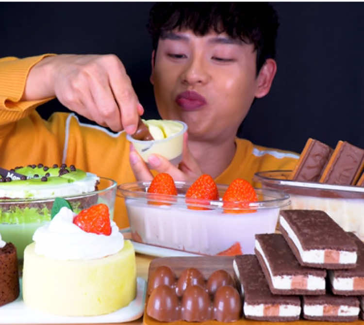 Green Tea Cake Choco Tiramisu Milk Choco Bar MukBang! #asmr #asmrvideo #mukbang #bonggil #mukbangbonggil #asmrsegments #food #asmrfood #foodblogger #koreanfood #foodchallenge #eatwithbonggil #tiktokfood #foodvideo #foryou #fyp #foryoupage #fypシ゚viral #explore #yummy 