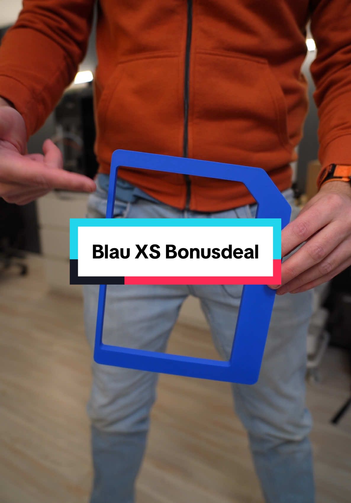 🤝Blau hat für Euch gekocht!  Der Bonusdeal mit 8GB für 4,99 ist ein no Brainer! Link im Tree 😎#simkarte #blau #promax #flex #handyvertrag #funny #sparen 