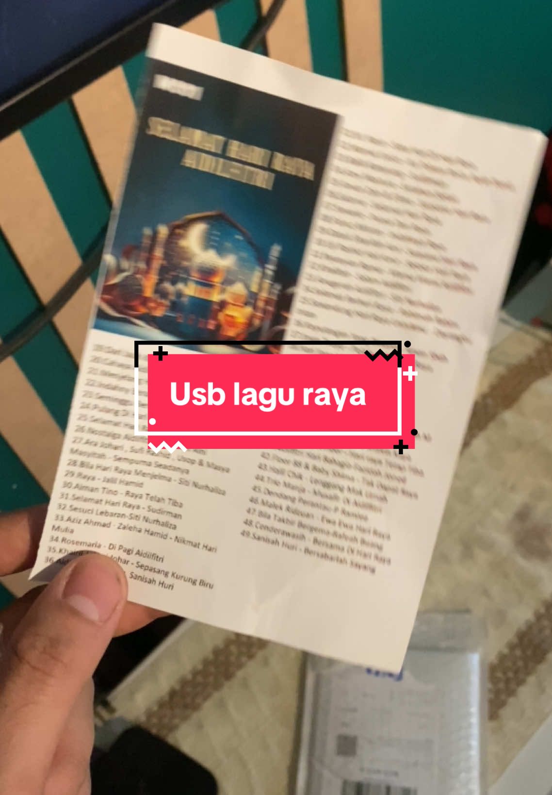 Senang Ada ni balik kampung ke kat rumah ke kat dalam kereta pon takda hal nak dengar lagu raya ni cucuk je 🤗 #raya #raya2025 #fyp #bajuraya #selamathariraya #laguraya #lagurayaviral 