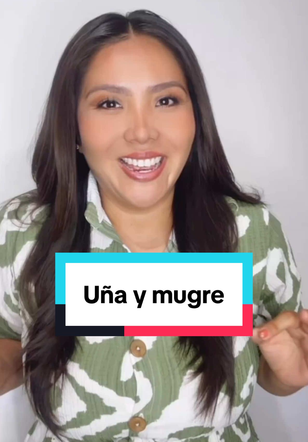 ✨ Spanish expressions you NEED to know! ✨ In English, you say best friends or inseparable, but in Spanish, in Spanish we say: “ser uña y mugre” Literally, it means “to be fingernail and dirt” -  we use it to describe two people who are super close! 💬 ¿Quien es tu uña y mugre? Tag them in the comments! ⬇️