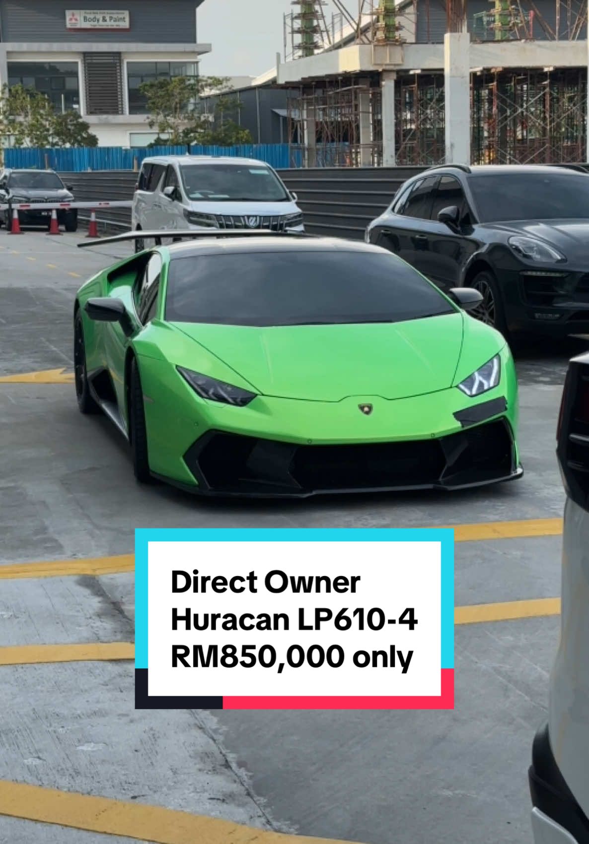 Lamborghini Huracan LP610-4 Direct Owner 顾客寄卖的小牛LP610-4，苹果绿的Wrapping配搭上碳纤维套件，就等着一个有心车主把他带走 🥹 价钱绝对让你非常心动！ 有兴趣的赶紧联系我了解、直接安排看车🔥 #huracan #huracan小牛 #lamborghini #dhub