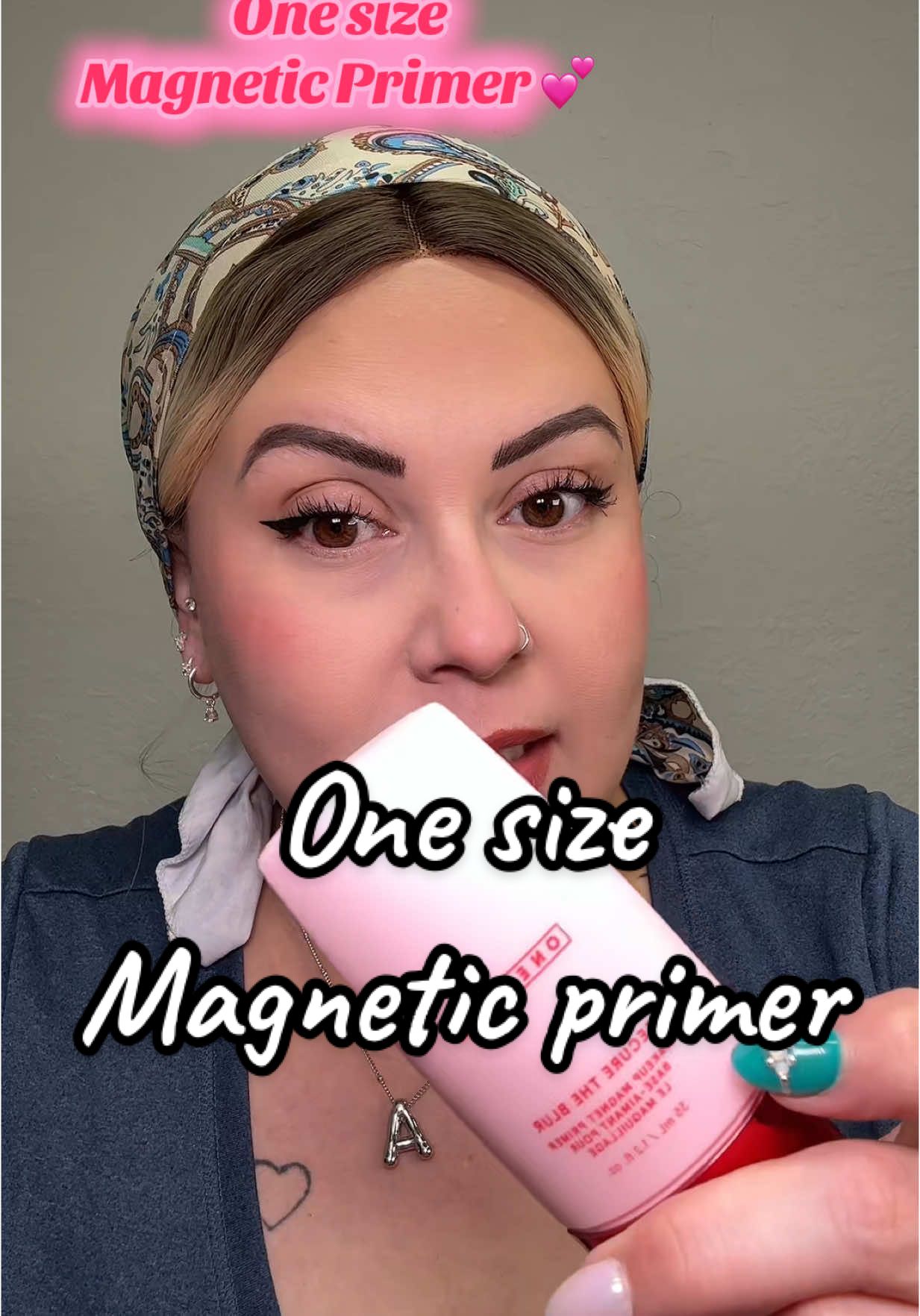 Mi amor encontré un buen primer gracias a One size#onesize #magnetic #primer#makeup #skinfilter #onesizebeauty #tiktokshopspringsale 