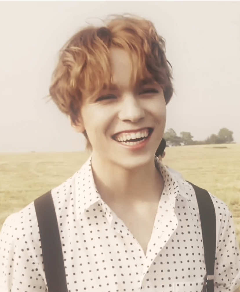 that smile makes me sooo happy!! #vernon #hansolvernonchwe #choihansol #seventeen #svt #carat #foryou #fyp #fy 
