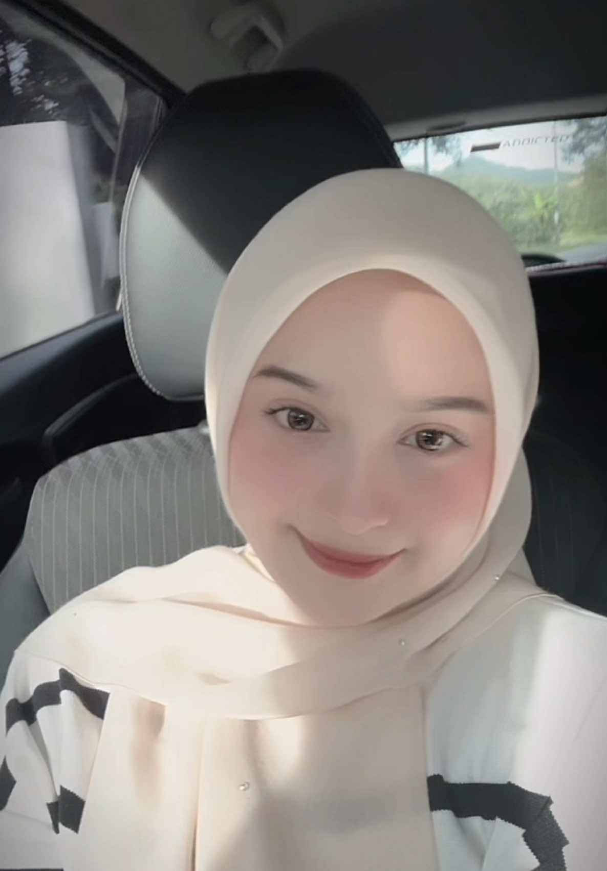aku sudah cukup bahagia denganmu, aku tidak ingin lagi diganti, aku suka cara kamu memperlakukanku, aku selalu nyaman bila bersama denganmu dan aku akan selalu menyayangimu