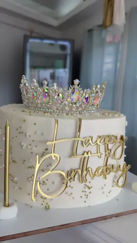 ✨ Queen Cake 👑✨ Un pastel digno de una reina… ¿Lista para brillar en tu celebración? ✨🎂💖 📍 CocomelonParty  🍰 #QueenCake #PastelDeReina #tendencias2025 
