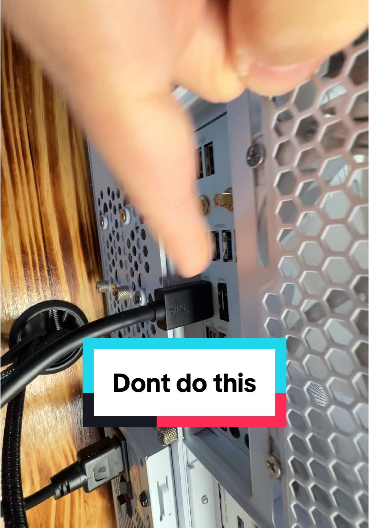 I see people make this mistake so much, hope this helps you!!  #gaming #pc #setuptips #pcgaming 