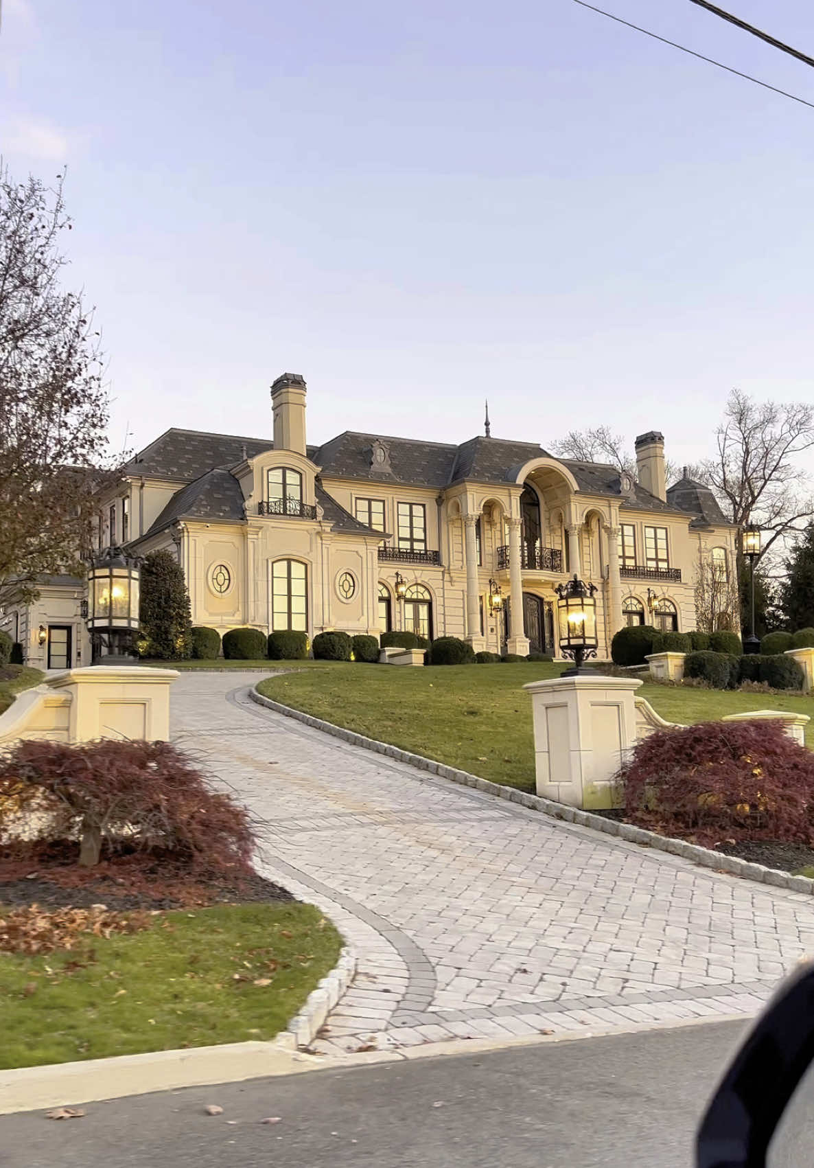 I wonder what do they do for a living? 👀  ##megamansion##mansion##modernfrench##luxuryrealestate##luxuryhomes##millionairemansion##millionairemindset##billiona