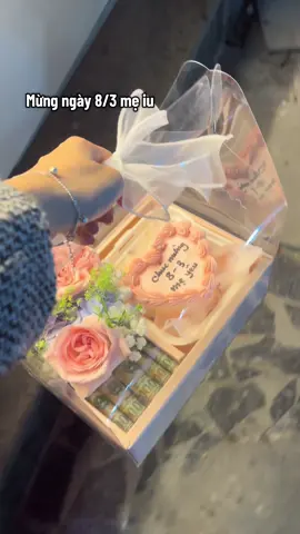 Set quà tặng mẹ 8/3 ý nghĩa #happywomensday #qua8thang3 #boxhoa🌸 #hoabuom🦋 #banhhoatien #quoctephunu #8_3 #viral #henzystore #letinhnhan 