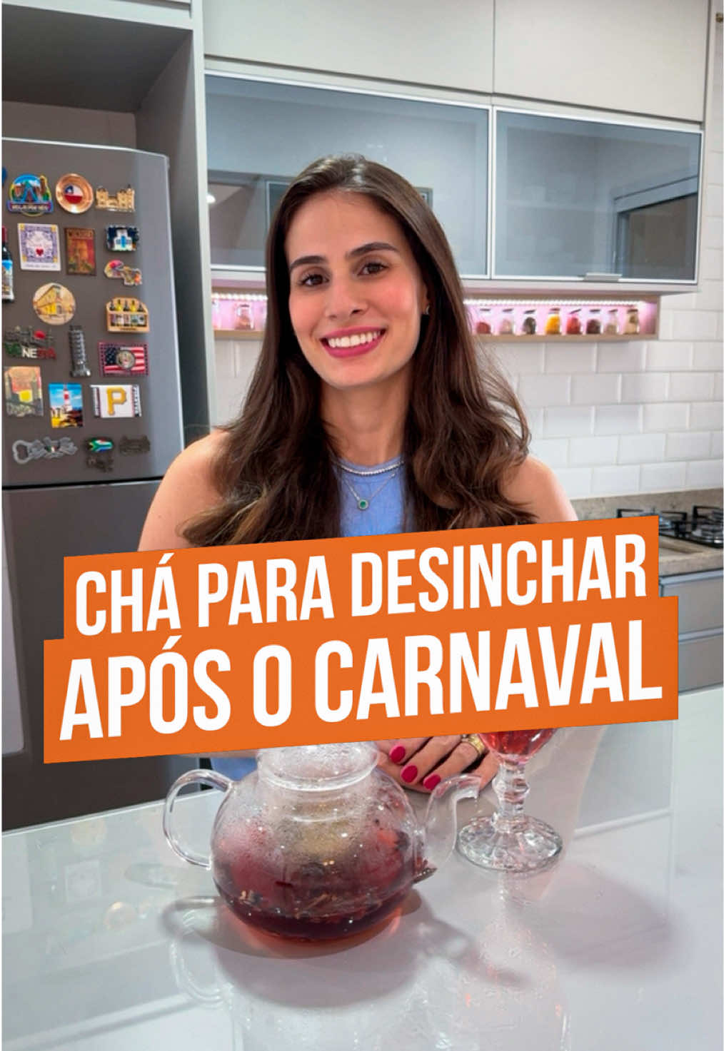 ❤️ Compartilhe muito esse vídeo com suas amigas que estão na Menopausa!  ➡️ Receita do Chá Diurético 💦 500ml de água 🥄 1 colher de sopa de hibisco (diurético) 🥄 1 colher de sopa de cavalinha (diurético) 🥄 1 colher de sopa de funcho (excelente para digestão, gases, estufamento na barriga e fogachos) 🍵Modo de preparo: ferva a água até formar bolhinhas. Misture todas as ervas e faça a infusão com a água quente de 5 a 10 minutos. ‼️O ideal é tomar esse chá no período da manhã. Você pode consumir quente ou gelado, desde que consuma no mesmo dia que fez para aproveitar melhor os nutrientes. 🍎Thaís Dias Nutricionista CRN918783 ##carnaval##menopausa##desinchar