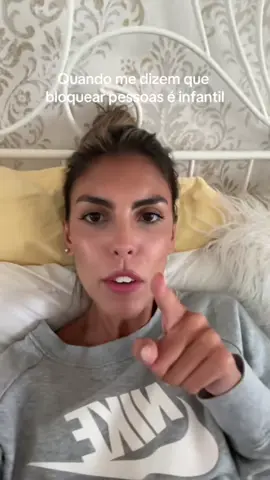 Ontem, hoje e amanhã - o meu botão favorito das redes sociais será sempre o de bloquear 😌❤️