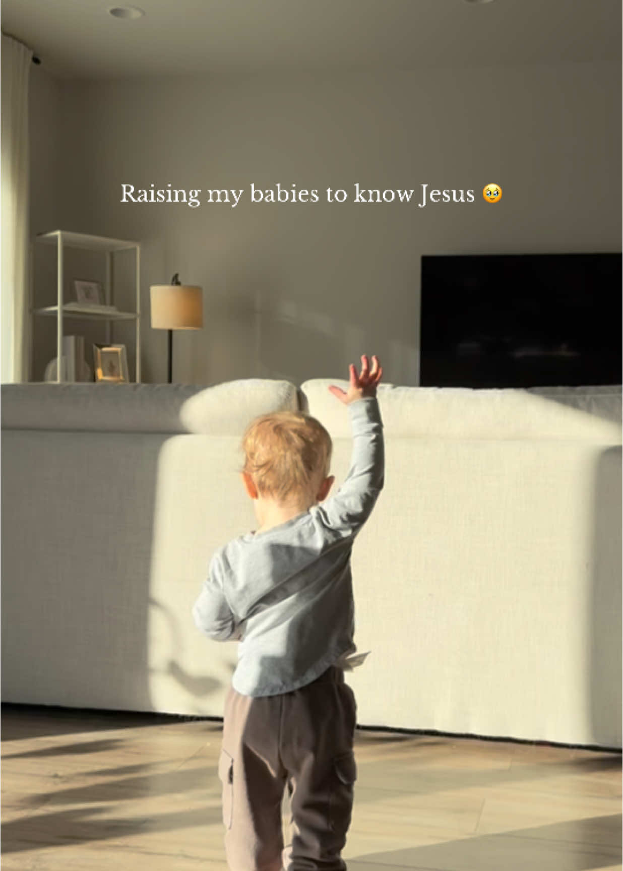 When worshipping becomes their favorite party trick, you know you’re doing something right 🙌🏼 #MomsofTikTok #christiantiktok #jesus #worship #toddler #christiankids 