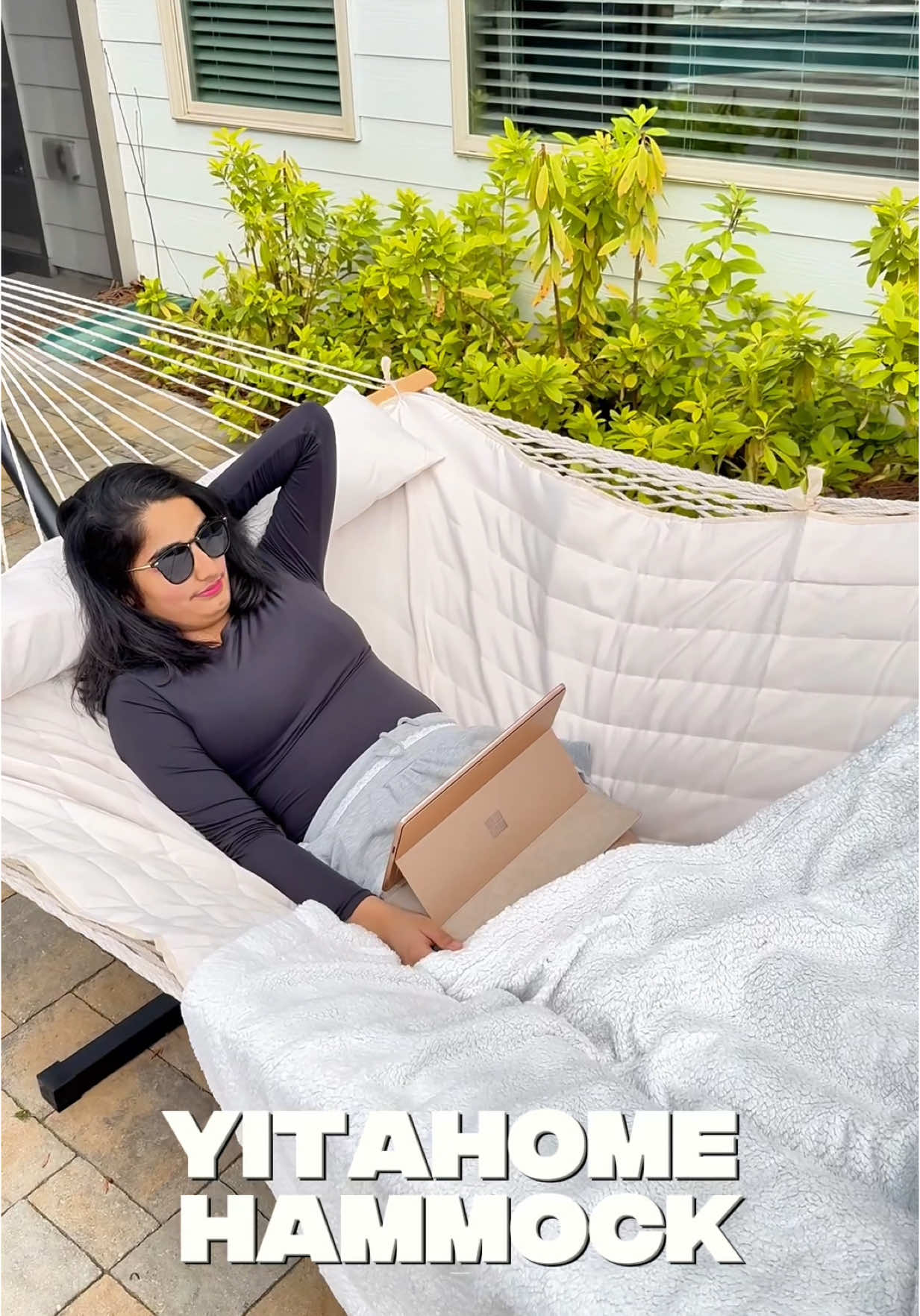 @Yitahomefurniture  Stylish & Sturdy Hammock from @yitahome.us  Link in BIO  #YitahomeUS #BringNatureHome #Amazonfinds #YitahomeHammock #spotlightfinds #amazonfinds #chillinginthesun 