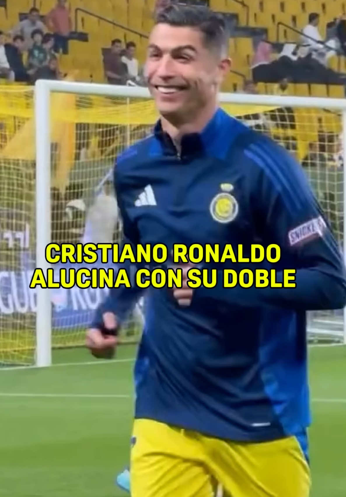 Cristiano Ronaldo ha encontrado a su doble... ¿o no? 😂 📹 IG/olyan15k #cristianoronaldo #futbol #football #deportesentiktok #sportstiktok #tiktokfootballacademy 