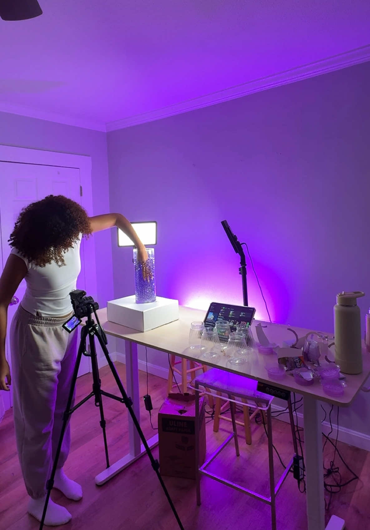 Haciendo videos más creativos para mi marca @Curlis Hair Care #curlis #asmr #asmrsounds #asmrvideo 