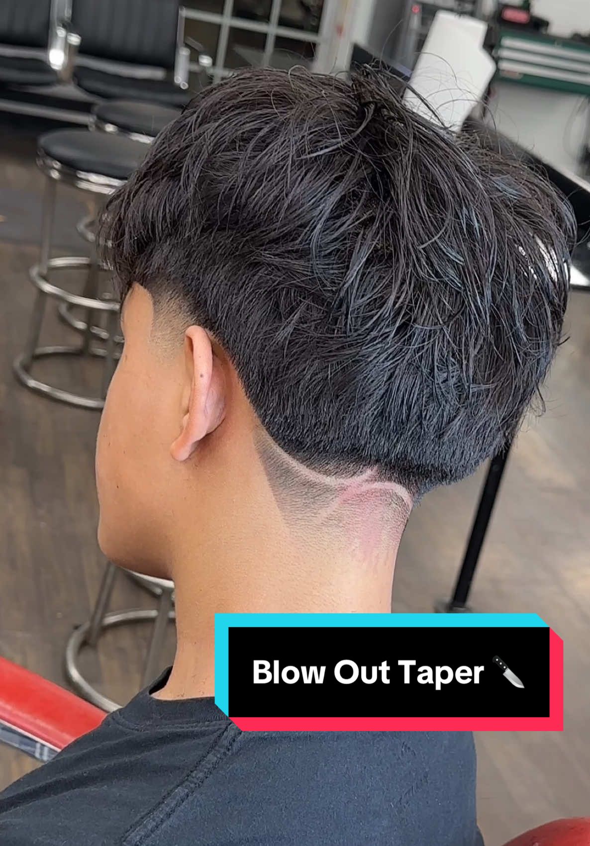 Wichita KS 📍 Arriba México 🇲🇽 🚀 Should I start posting more Spanish content ?? 🙏🚀  • • LINK IN BIO TO BOOK YOUR NEXT HAIRCUT APPOINTMENT 💈🙏  • • #blowout #taperfade #hairdesign #messyhair #haircut #hair #hairstyle #hairtok 