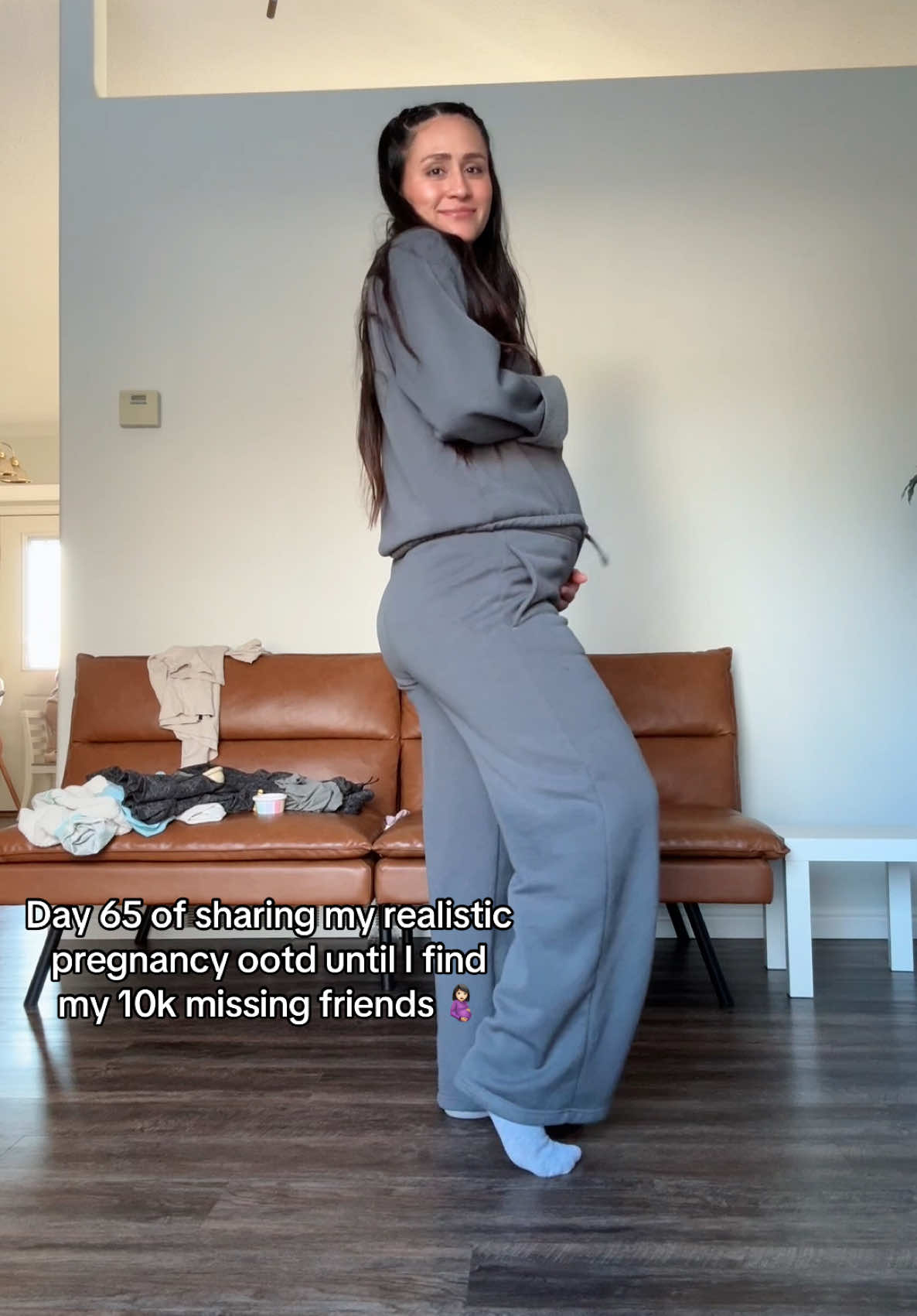 Happy Weekend 🤩 . #fy #OOTD #pregnantlife #MomsofTikTok #pregnant #viraltiktok 