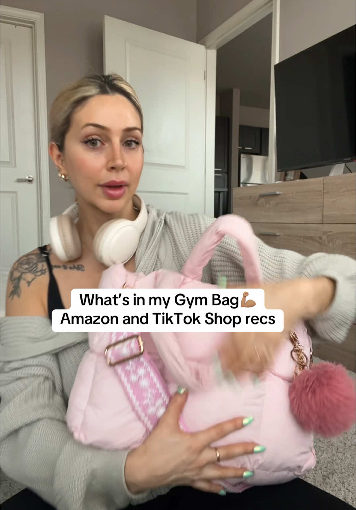 What’s in my gym bag featuring items off Amazon and TikTok Shop! This puffer bag is so cute and comes in multiple colors on Amazon💖 #pufferbag #pinkbag #puffertotebag #totebags #amazonbag #whatsinmybag #whatsinmygymbag #cutegymbag #gymbag #gymbagessentials #gymbaghaul #gymbagsforwomen #amazonfinds #GymTok #workoutmotivation 