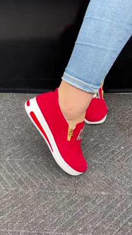 Lightweight easy slip-on comfy wedge sneaker #viralshoes #trendyshoes #womenshoes #wedge #wedgesneakers #sliponshoes #walkingshoes #tiktokmademebuyit #spotlightfinds 