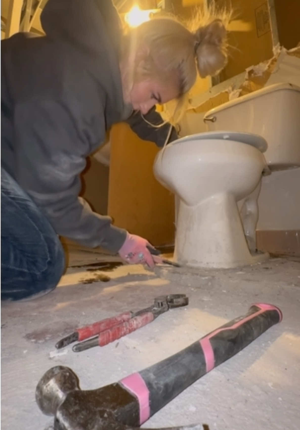 Switching it up this is from a lil demo day ! The pink tools make the job better for sure #plumberbarbie #girlplumber #bluecollargirl #fyp #pinktools #womenintrades #union #apprentice #foryou #plumbingdemo 