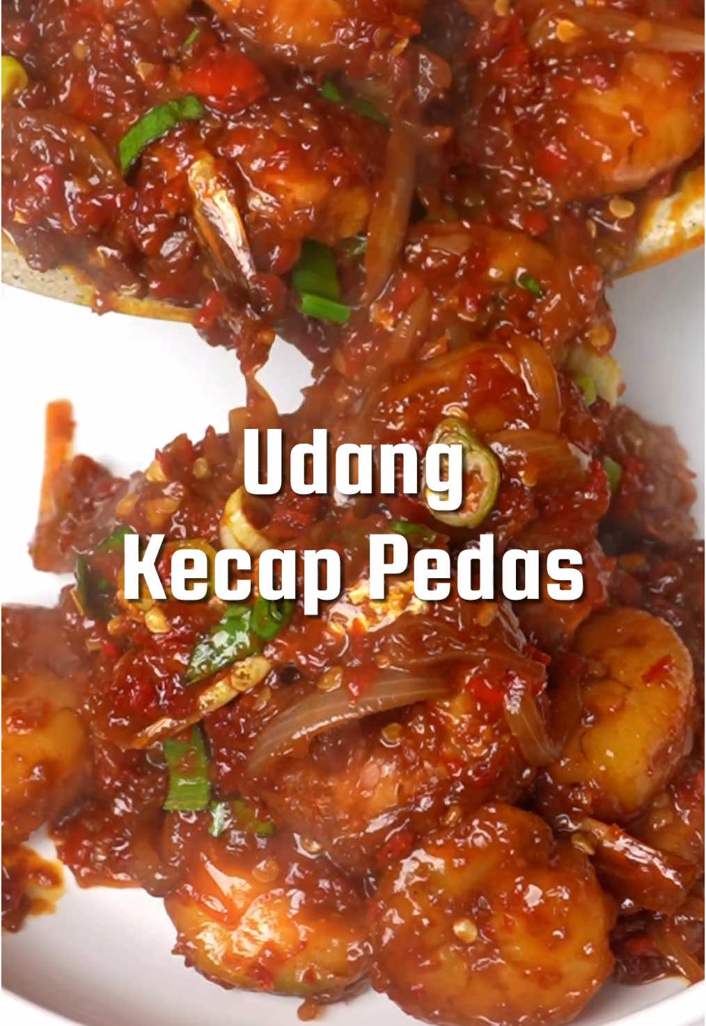 Replying to @Littleyen2  👨🏻‍🍳 UDANG KECAP PEDAS 👨🏻‍🍳 Resep: - 6 Cabai Merah Besar - 12 Cabai Merah Keriting - 5 Bawang Putih - 10 Bawang Merah - 1 sdt Garam - 1 sdt Merica - 1 sdt Kaldu Bubuk - 1/2 Bawang Bombay - 300 gr Udang - 1 sdm Saus Tiram - 8 sdm Kecap Manis - 5 sdm Air 👨🏻‍🍳 Langkah: 1. Haluskan cabai merah besar, cabai merah keriting, bawang putih, dan bawang merah 2. Tumis dengan sedikit minyak hingga matang 3. Bumbui dengan garam, merica, kaldu bubuk, dan masukkan bawang bombay yang sudah diiris