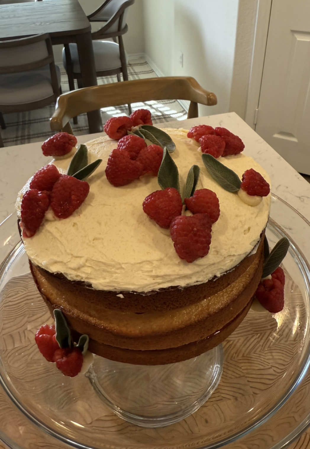 This cake recipe couldn’t have come any sooner now that my girls are all about tea time 🫖  #meghanmarkle#meghanmarklecake#meghanduchessofsuxxex#honeylemoncake#lemoncake#sahm#sahmlife#momlife#fromscratch#raspberry#raspberrypreserves#buttercream#buttercreamfrosting#toddlersbelike#teatime#teaparty 